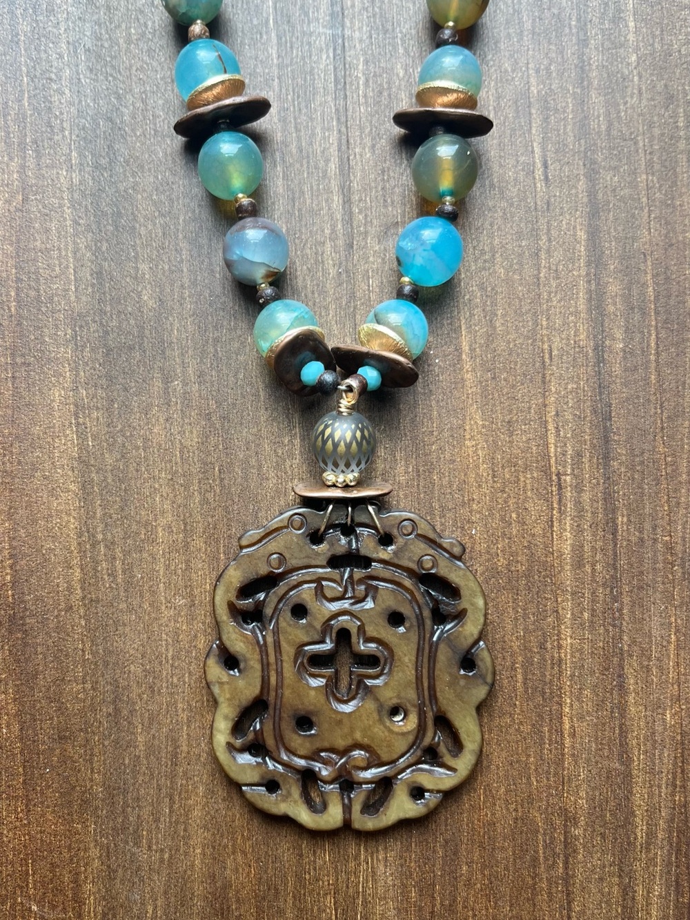 Beautiful Moo-Cho jade pendant necklace